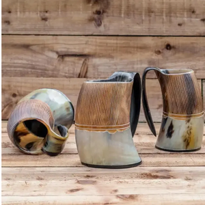 Tazas de cuerno talladas a mano de color blanco, hechas a medida, ideales para tiendas de hidromiel y tiendas de artículos vikingos para su reventa. - Product Image 5