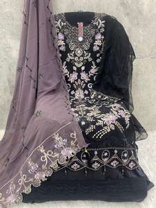 Colección de invierno de estilo pakistaní Premium Shalwar Kameez con parte superior de Georgette ligera Santoon interior y parte inferior Dupatta - Product Image 2