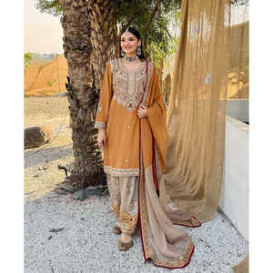 Hermoso conjunto de Parte superior inferior y Dupatta para mujer con trabajo de secuencia de bordado pesado - Product Image 2