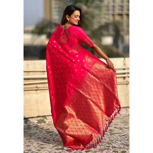 Sari de Seda Suave Rosa con Bordado de Pavo Real, Tejido Doble Zari de Elite Weaves, Ropa India y Pakistaní - Product Image 4