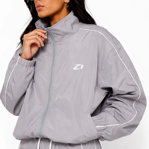 Conjunto de Chaqueta Cortavientos Gris Oversize y Pantalones Cortos con Cierre Frontal, Estilo Deportivo Unisex, Tejido Ligero, Sudadera con Capucha para Primavera - Product Image 6