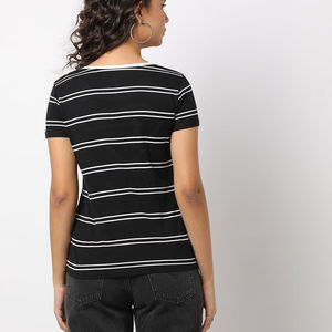 T-shirt en coton uni à manches courtes pour femme, de haute qualité, durable, respirant et à séchage rapide, vente en gros - Product Image 3