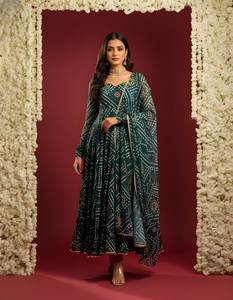 Conjunto de Kurta Verde Premium, Sin Prenda Inferior Incluida, Estampado Bandhani, Tela de Seda Delta con Forro de Crepé Cosido, Tallas M, L, XL, XXL, Venta al Por Mayor - Product Image 2