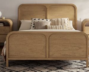Elegante Cama con Marco de Madera de Teca de Estilo Mid-Century - Product Image 1