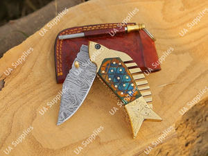 Cuchillo Plegable Multifuncional UA Supplies de Acero de Damasco Grabado a Mano para Caza, Pesca y Uso Diario (EDC) con Mango de Madera y Latón de 7.5 Pulgadas - Product Image 2