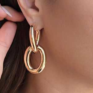 Curvy Chunky Wave Twisted Huggie Hoop Earrings Wholesale 14k Solid Gold Lightweight Minimalist Daily Wear Fine Jewelry For Women - Product Image 3
