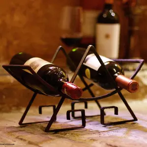 Support à bouteilles décoratif en métal fait main, porte-vin de luxe pour table à manger, vente en gros, support à bouteilles de vin en métal fait main de qualité supérieure - Product Image 6