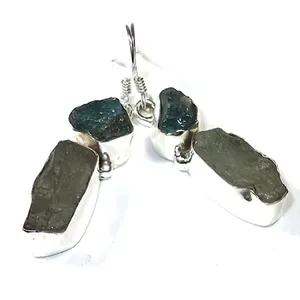 Boucles d'oreilles pendantes en argent sterling 925 avec aigue-marine brute, faites à la main, pierres précieuses naturelles brutes, bijoux bohèmes pour femmes, vente en gros - Product Image 1