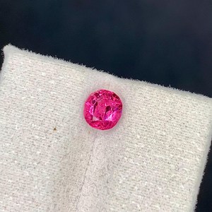 Spinelle ovale rose vif naturelle d'Inde, qualité excellente et rare, certifiée par un tiers, idéale pour la création de bijoux fins - Product Image 6