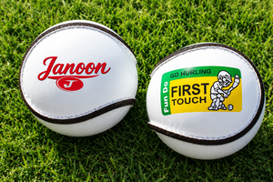 ลูกฮัลลิ่งแบบมืออาชีพ First Touch Sliotar พิมพ์ลายตามสั่ง ผู้ผลิต OEM ODM Janoon Sports JHB-7659 เส้นผ่านศูนย์กลาง 69-72 มม. - Product Image 6