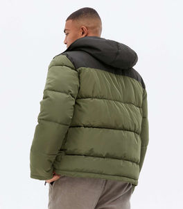 Chaqueta de Plumón Personalizada con Logotipo OEM de Alta Calidad, Chaqueta Gruesa con Capucha para Hombre, Chaqueta Bomber Brillante de Invierno Personalizada para Hombre - Product Image 3