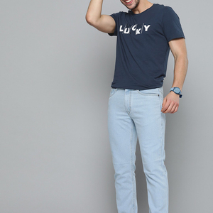 เสื้อยืดผู้ชาย OEM รุ่นใหม่ทันสมัย ผ้าฝ้าย 100% เนื้อหนา พิมพ์ลายตามสั่ง ดีไซน์เรียบง่าย สีพื้น ทรงพอดีตัว เหมาะสำหรับวิ่ง - Product Image 1