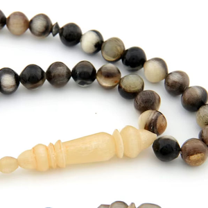 Tasbih de Cuerno de Búfalo Natural de Diseño Único y Larga Duración, con Acabado Pulido a Mano de Tacto Real, Estilo Religioso Rústico para Uso Diario - Product Image 4