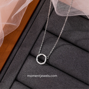 Collier Pendentif Rond en Argent Style Simple pour Femme, Bijou Fin Géométrique Cercle Taillé Diamant, Élégant Quotidien Minimaliste - Product Image 4