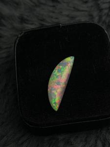 Opale d'Éthiopie naturelle cabochon, forme lune, opale de feu, multicolore, éclatante, pierre précieuse en vrac pour bijoux et guérison - Product Image 2