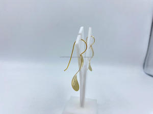 Pendientes llamativos de inspiración vintage con perla Mejor precio Plata y oro Material principal de ley Glamoroso para mujer - Product Image 2