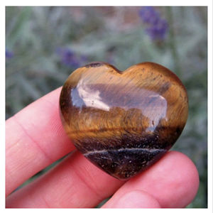 Cœur en œil de tigre, cœur en cristal bombé, cœur en pierre de tigre sculpté à la main, cœur en pierre précieuse naturelle, cristal énergétique de guérison, cadeau - Product Image 1