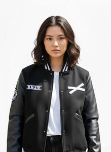 Chaqueta Deportiva de Lana Negra con Cuello Alto, Resistente al Viento y Ecológica - Product Image 5