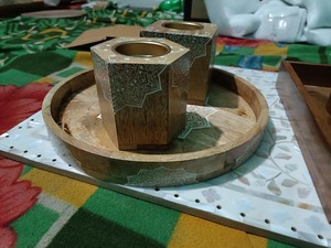 Quemador de Incienso Religioso de Madera de Sándalo Hecho a Mano para un Estilo Árabe Tradicional Premium en el Hogar - Product Image 1