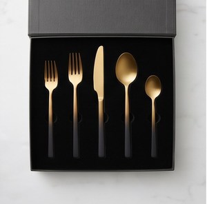 Ensemble de couverts modernes en acier inoxydable avec manche noir dégradé or mat pour mariage - Product Image 6