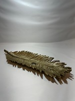 Plateau décoratif moderne en aluminium doré moulé, en forme de plume ou de feuille dentelée longue, plat de présentation, vaisselle d'hôtel, vente en gros