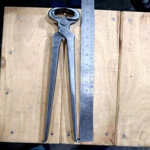 Alicates de Precisión para Pezuñas, Acero Inoxidable, Herramientas Veterinarias para Herradores, Resistentes, Duraderas, Ecológicas, Cuidado Profesional del Caballo, Grado A+ - Product Image 1