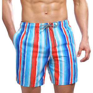Destaca con Nuestros Shorts de Playa para Hombre, Colores Neón, Estampados Gráficos y Diseños Impactantes para el Cliente más Atrevido - Product Image 1