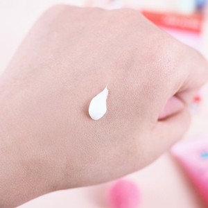 Crème anti-acné YOKO Y465 7g. Produit de beauté pour le soin du visage, formule concentrée et sans parfum, par Siam Yoko - Product Image 5