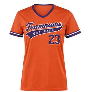 Camiseta de Softbol Sublimada con Cuello en V, Naranja y Morado, Uniforme Personalizado para Equipo con Número y Diseño Impreso en la Espalda - Product Image 2