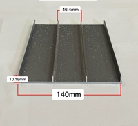 Perfil de aluminio para remate de parapeto con luz LED, montable en pared, para borde perimetral superior de edificios modernos, con protección contra el agua.