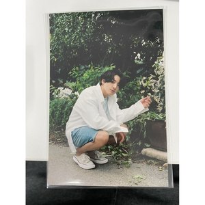 โปสเตอร์อนิเมะภาพถ่ายสดของจองกุก สำหรับการ์ดอวยพรอย่างเป็นทางการประจำฤดูกาลปี 2021 ของวงบีทีเอส - Product Image 1