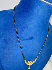 Auténtico Mangalsutra de Oro Sólido de 22K para Mujer, Collar de Cuentas Negras de Oro Real con Colgante de Piedra Roja, Joyería Nupcial India - Product Image 2