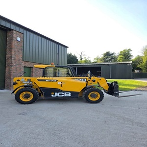 Chariot télescopique JCB 525-60 robuste, conçu pour un levage sécurisé des matériaux, offrant une portée et une productivité exceptionnelles, avec livraison rapide - Product Image 6
