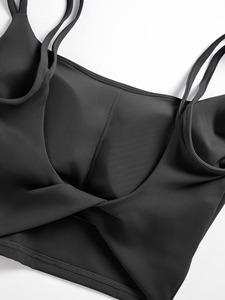 Sujetador deportivo minimalista para mujer con espalda cruzada, banda elástica, doble tirante, bralette atlético, logo personalizado, base lisa - Product Image 5
