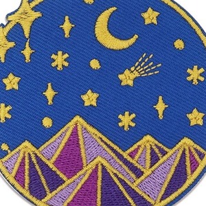 Parche Circular Ecológico de Fieltro No Tejido Bordado con Cielo Nocturno, Luna, Estrellas y Montañas, Aplique de Tela Cosido para Regalos - Product Image 3