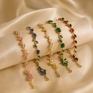กำไลข้อมือดอกไม้ประดิษฐ์สวยหรูสำหรับผู้หญิง ชุบทอง กำไลแบบสวมใส่ได้ทุกวัน เครื่องประดับแฟชั่น - Product Image 1