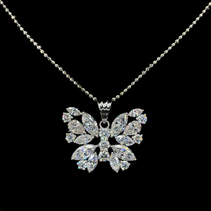 Colgante de Mariposa con Diamante Cultivado en Laboratorio en Oro de 14K |   Collar con Colgante de Diamante de Corte Marquesa Floral de Lujo |   Joyería Fina Personalizada - Product Image 2