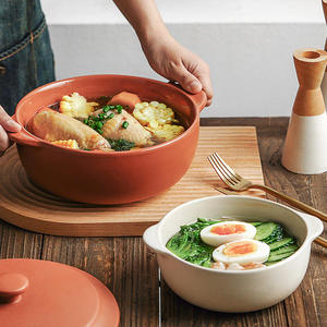 Olla de Barro Terracota con Logotipo Personalizado, con Tapa y Asa de Barro, Interior Antiadherente, Ecológica, Compatible con Cocina de Gas - Product Image 3