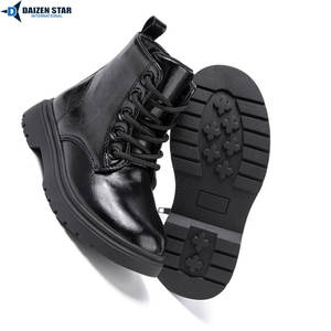 Bottes d'école en cuir verni noir synthétique de haute qualité, vente en gros d'usine, avec doublure intérieure douce et semelle en caoutchouc à forte adhérence - Product Image 5