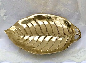 Modern Gold Finished Metal Leaf Plate Decorative Serving <b>Tray</b> For <b>Snacks</b> Dry Fruits Table Decor And Kitchen Styling Use - Product Image 3