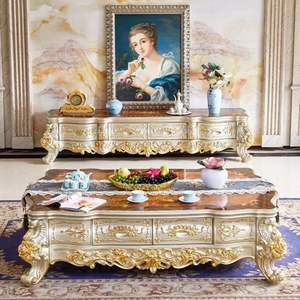 Ensemble canapé-lit Plaza de luxe au design français en bois d'acajou sculpté couleur crème et or, avec revêtement en tissu garni d'éponge pour salon - Product Image 6