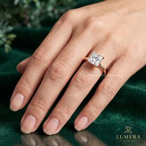 Bague de fiançailles en diamant taille princesse cultivé en laboratoire, en or, prix de gros, collection de créateur, bague à porter au quotidien - Product Image 1