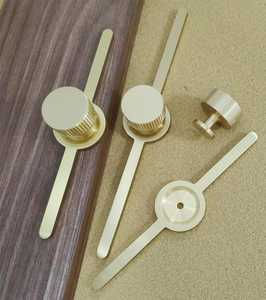 Tiradores de Latón Hechos a Mano, Minimalistas, de Primera Calidad, Grabados, para Cajones, Armarios, Cocinas, Comedores, Roperos y Cómodas - Duraderos - Product Image 1