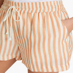 Shorts décontractés d'été pour femmes à rayures pêche et taille élastique - Product Image 2