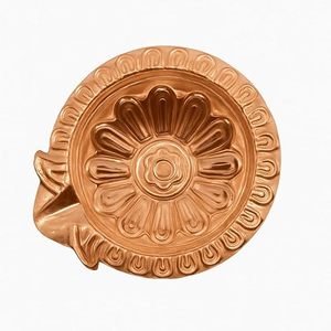 Elegante Lámpara Decorativa de Cobre para Pooja, Decoración del Hogar, Lámpara de Aceite Tradicional para Uso Diario y Festivo - Product Image 1
