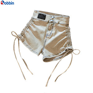 กางเกงยีนส์ขาสั้นเอวสูงทรงเข้ารูปสำหรับผู้หญิง ดีไซน์ทันสมัย ระบายอากาศได้ดี เหมาะสำหรับฤดูร้อน สวมใส่สบาย - Product Image 6