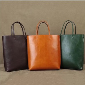 กระเป๋าโท้ทผู้หญิงแบบมีซิป ดีไซน์พรีเมียม คุณภาพเยี่ยม รับทำโลโก้ สีตามสั่ง ดีไซน์กว้างขวาง สินค้ามาใหม่ - Product Image 1