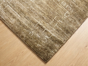 Tapis en mélange de soie noué à la main, directement de l'usine |   Tapis de luxe texturé doré pour intérieurs modernes sophistiqués - Product Image 6