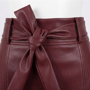 Mini-jupe crayon taille haute en similicuir PU pour femme avec ceinture à nouer et détails de fermeture éclair, couleur unie - Product Image 4