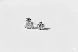 Pendientes de Diamantes de Corazón de 0.5CT de Moda al por Mayor, con Diamantes Cultivados en Laboratorio y Engaste de Bisel en Oro Puro de 14K, Regalo Elegante para Adolescentes - Product Image 4